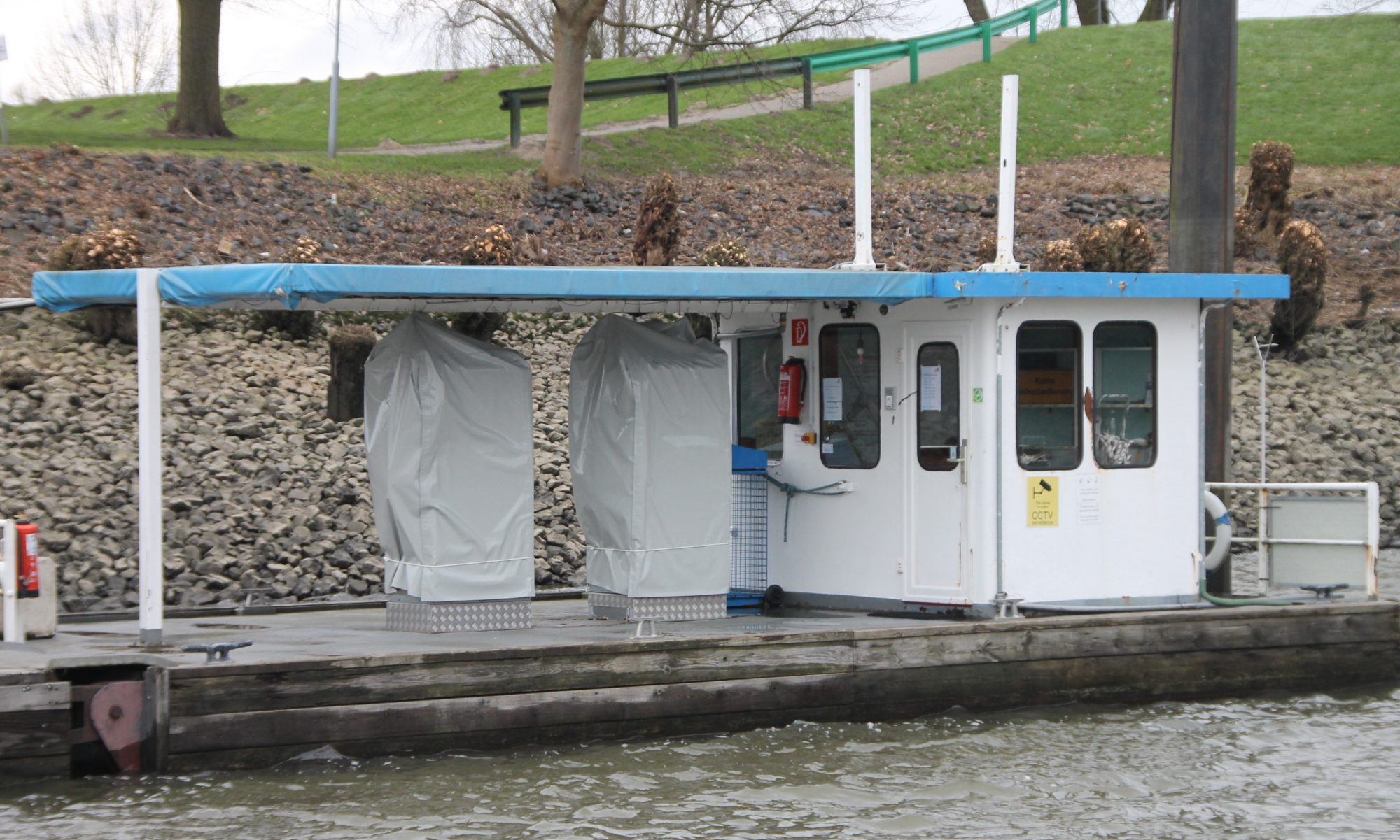 yachthafen wedel tankstelle